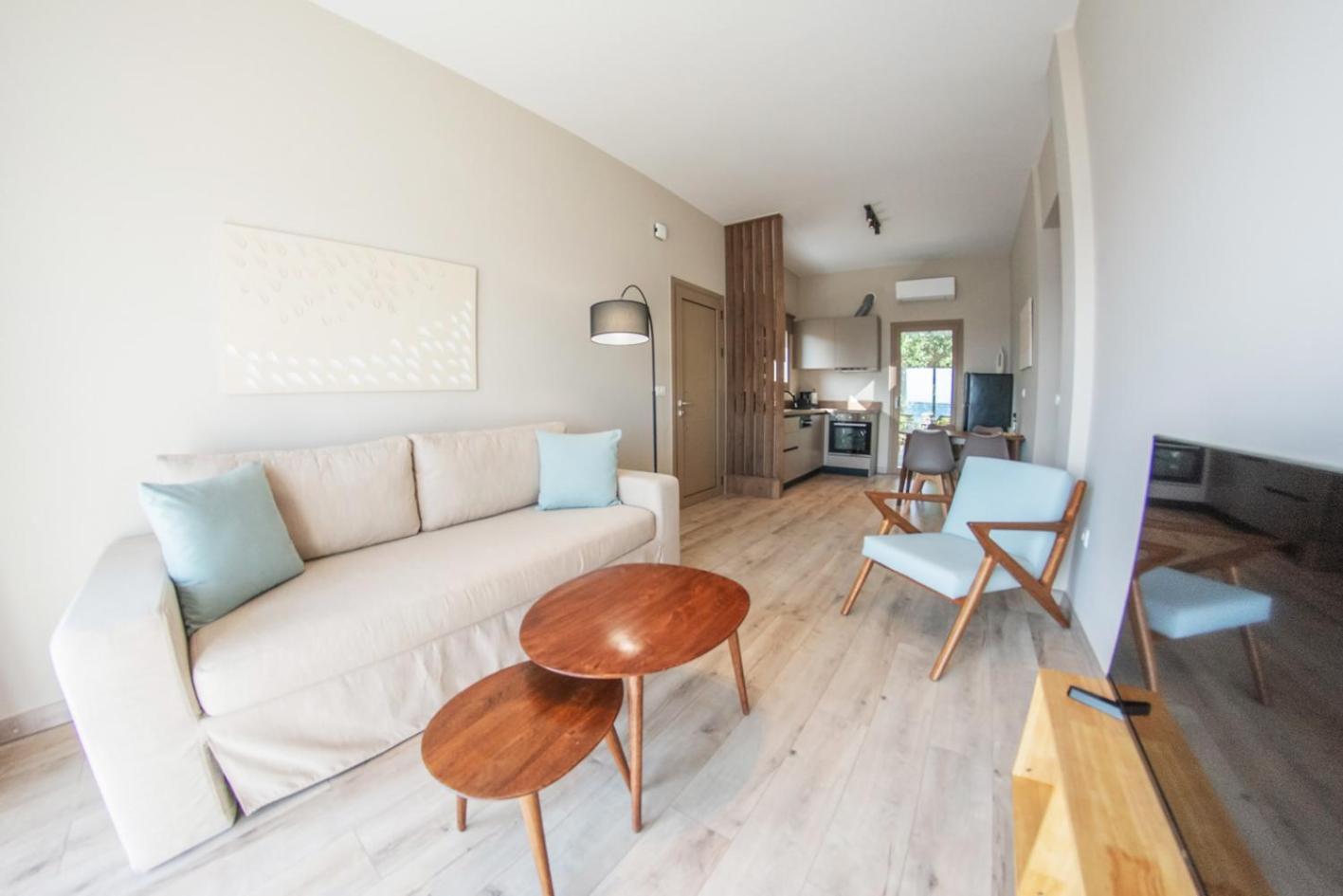 Kaiser Luxury Suites 아킬레이온 외부 사진